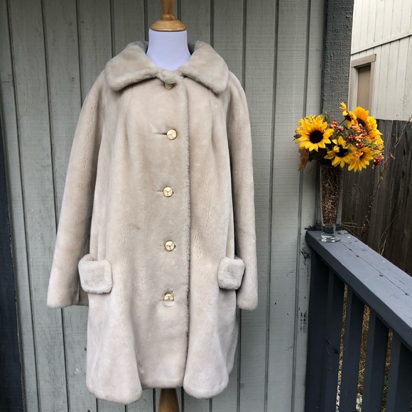 Vintage 80s Borgana Fur Round Flat Collar Pocket Button Cream Cozy Coat size XL - Picture 1 of 13